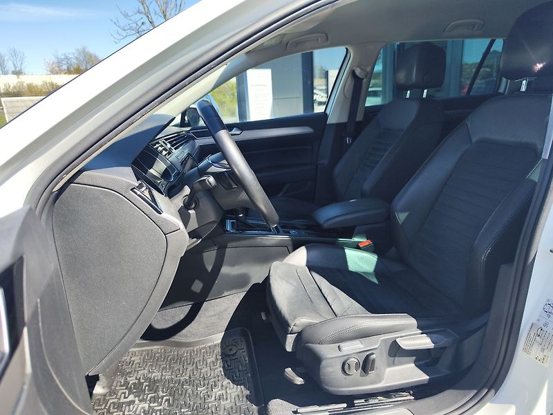 Volkswagen Passat 2.0 TDi/110kW Highline DSG ČR - fotka 16 z 37