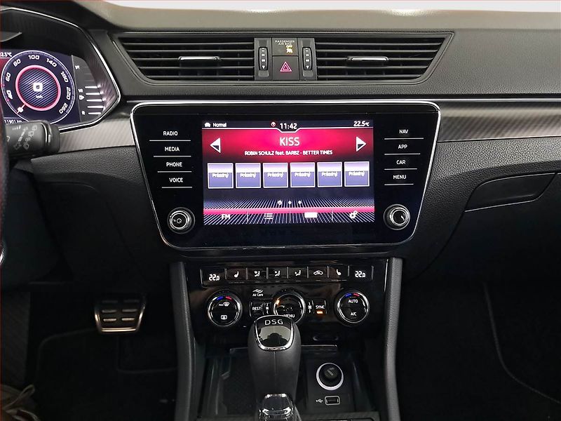 Škoda Superb (2020) Sportline 1.5 TSI - fotka 11 z 24