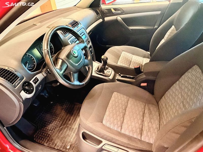 Škoda Octavia 1.6 TDi 77 Kw Ambition Plus - fotka 13 z 16