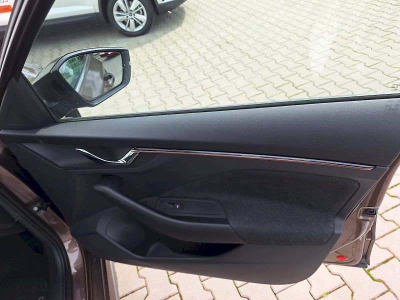 Škoda Kamiq (2020) 1.0 TSI / 85 kW / 7DSG / Style - fotka 30 z 32