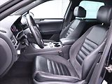 Volkswagen Touareg 3,0 TDI V6 DSG R-LINE CZ 4M - náhled 11