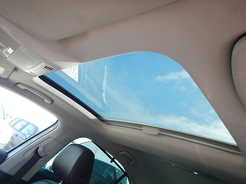 Škoda Superb 2.0 TDI, DSG, L&K, DIGIKLIMA - fotka 28 z 37