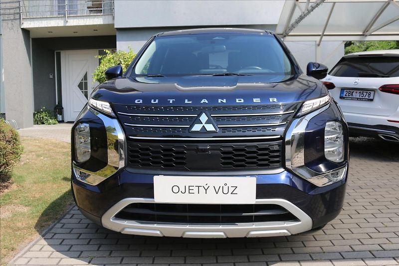 Mitsubishi Outlander 2,4 PHEV, 7míst, Invite - fotka 2 z 53
