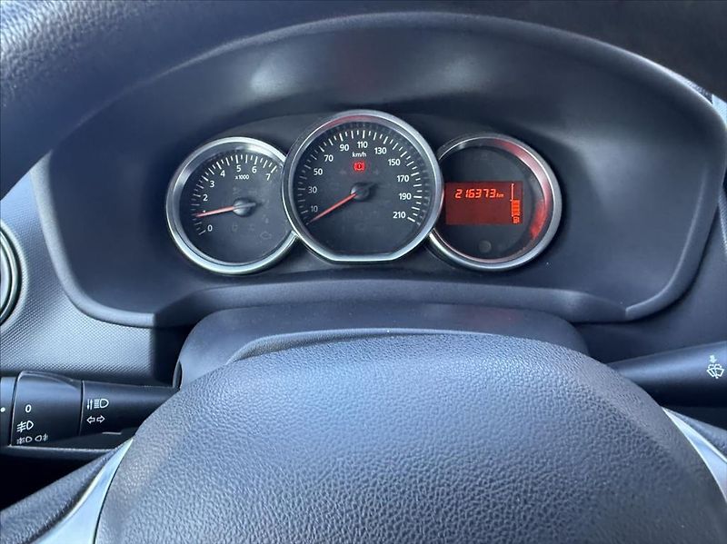 Dacia Sandero 1,0 klima / zcela nový servis - fotka 14 z 17