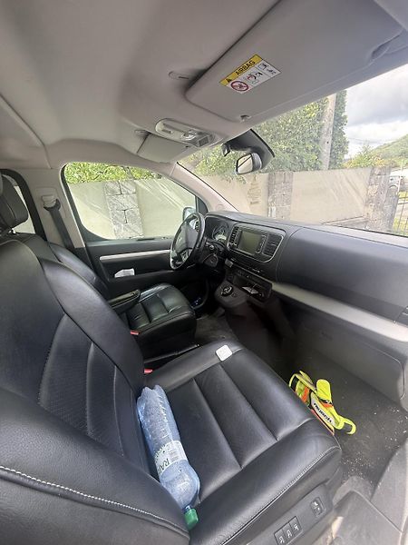 Peugeot Traveller (2019) - fotka 3 z 7