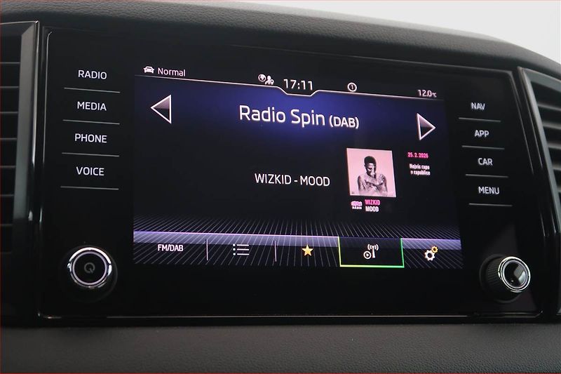 Škoda Karoq (2024) Sportline 2.0 TDI - fotka 12 z 21