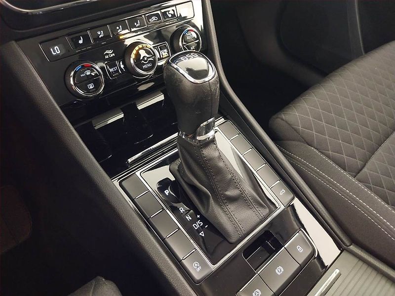 Škoda Superb (2018) 2.0 TDI, Automat, Navi - fotka 13 z 23