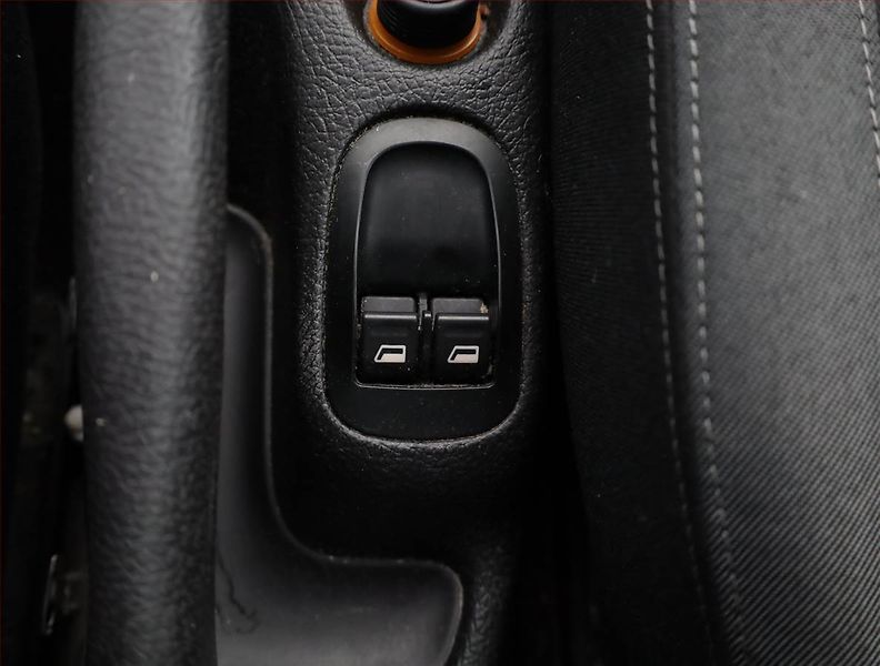 Peugeot 206 (2007) 1.4, po STK, Klima, v provozu - fotka 10 z 12