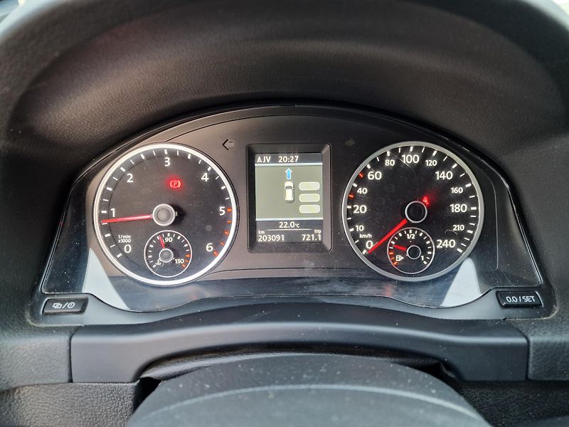 Volkswagen Tiguan 2,0TDI 4x4 LIFE NAVI TZ - fotka 15 z 19