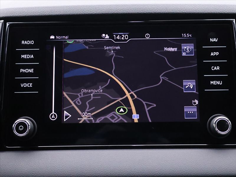 Škoda Karoq 2,0 TDI DSG 4x4 Sportline DPH - fotka 25 z 37