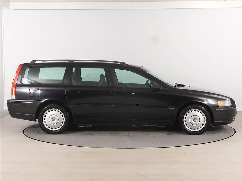 Volvo V70 (2004) 2.4 D5, nová STK, Tažné, Klima - fotka 6 z 11
