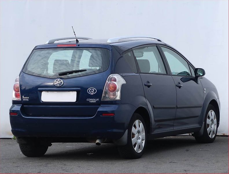 Toyota Corolla Verso (2004) 1.8, po STK, rezervace - fotka 5 z 16