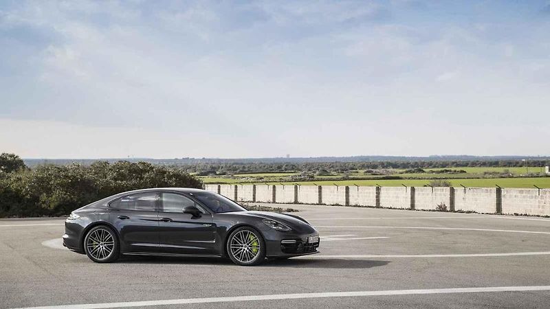 Porsche Panamera Turbo S E-Hybrid.