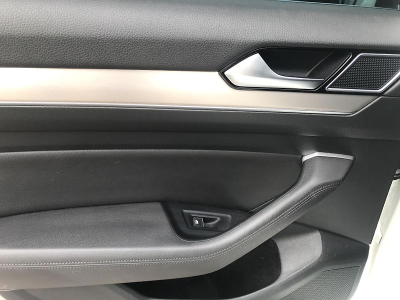 Volkswagen Passat 2.0 TDI 110 ,DSG,ČR.DPH.. - fotka 10 z 21
