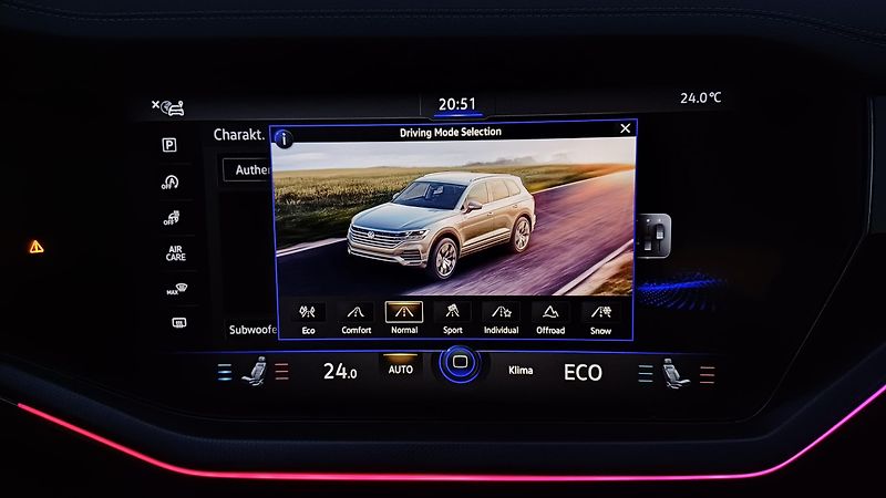 Volkswagen Touareg R-LINE TDI 210kW-ČR-NEHAV-DPH- - fotka 29 z 39