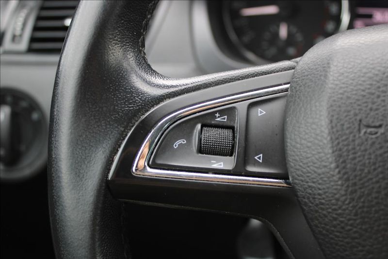 Škoda Rapid 1,6 TDi  DIG. KLIMA, STK 9/27 - fotka 18 z 23