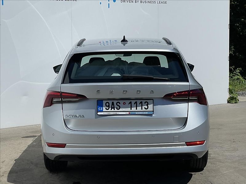 Škoda Octavia 2,0 TDI Combi Style Plus LED - fotka 22 z 22