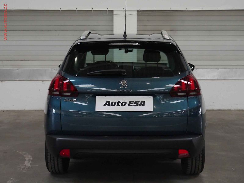 Peugeot 2008 (2018) 1.2, 1.maj,ČR, Výhř.sed. - fotka 5 z 17