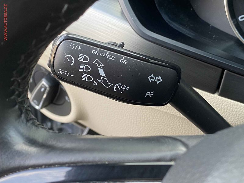 Škoda Superb (2015) 2.0TDi, Navi, bixen, kůže - fotka 14 z 18