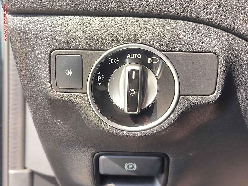 Mercedes-Benz GLA (2016) 2.2CDi 200d 4Matic, ČR - fotka 20 z 24