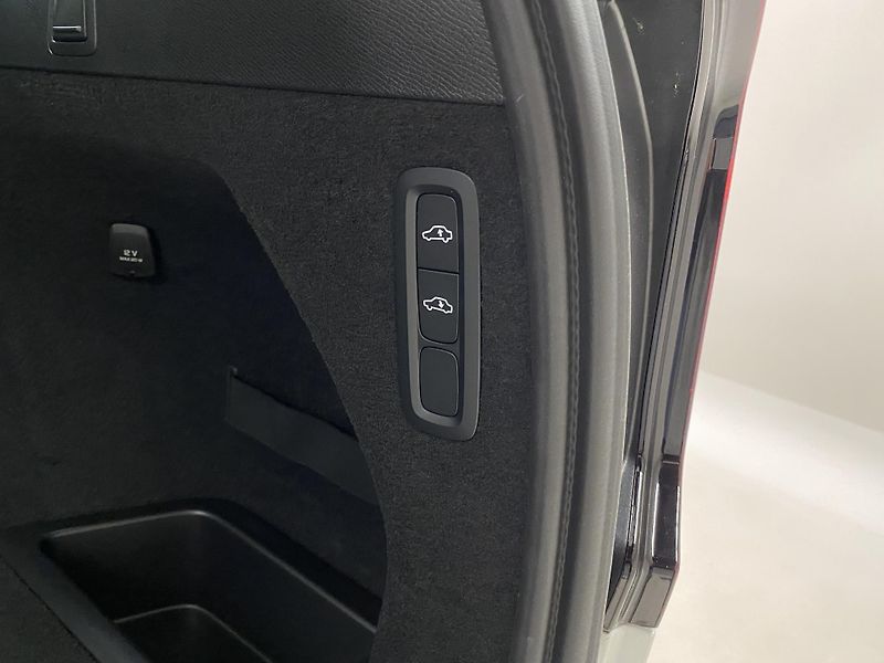 Volvo XC90 (2026) B5 AWD AUT DARK PLUS 7míst - fotka 23 z 70
