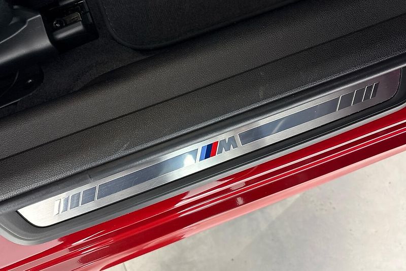 BMW Řada 3 řady 3 | 320d xDrive - fotka 16 z 24