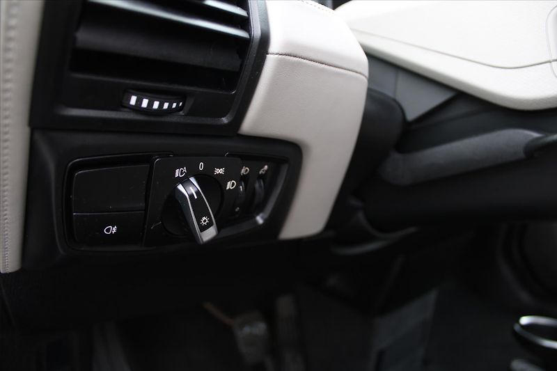 BMW i3 60aH 125kW NAVI LED ČR - fotka 17 z 25