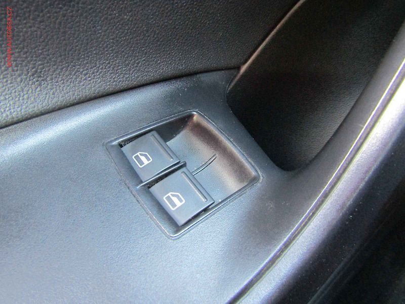 Seat Ibiza (2016) 1.2i, 2.maj,ČR, Xenon, AC, TZ - fotka 11 z 16