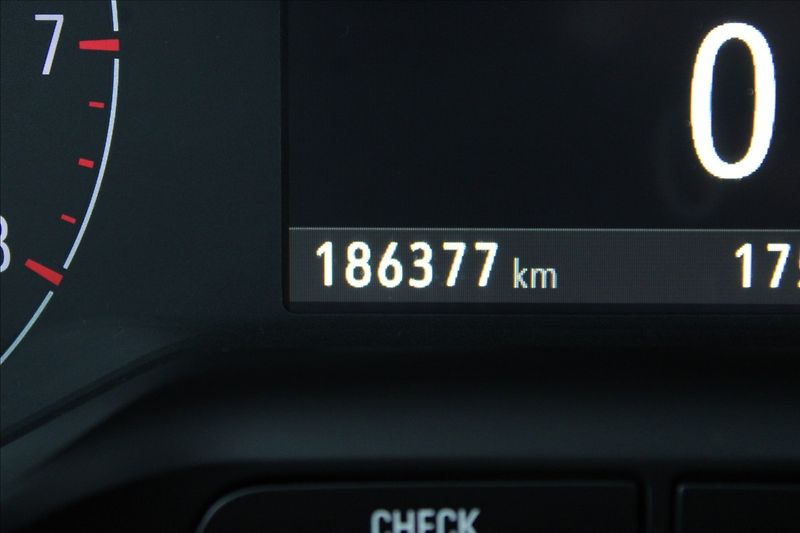 Opel Grandland X 1,2 T  ČR,1.MAJITEL,ENJOY - fotka 9 z 40