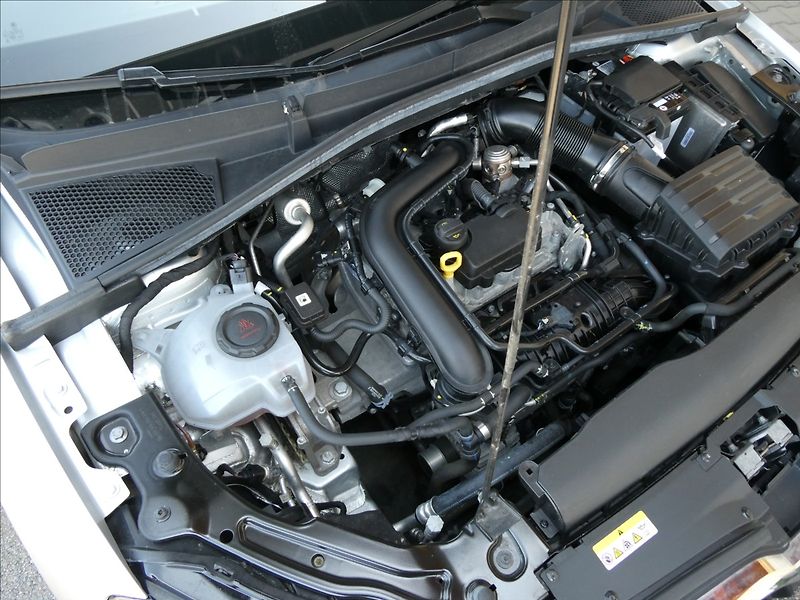 Škoda Fabia 1,0 TSi 70kW koupeno v ČR, DPH - fotka 37 z 39