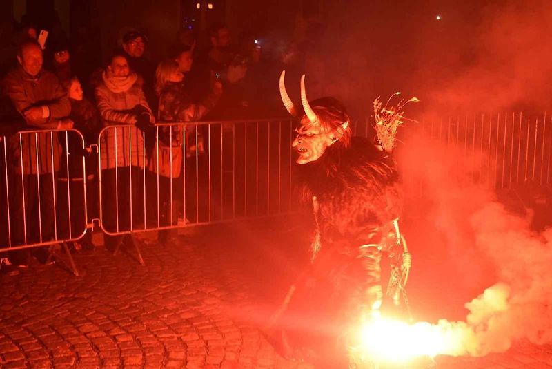 Krampusové a ďábelská vozidla