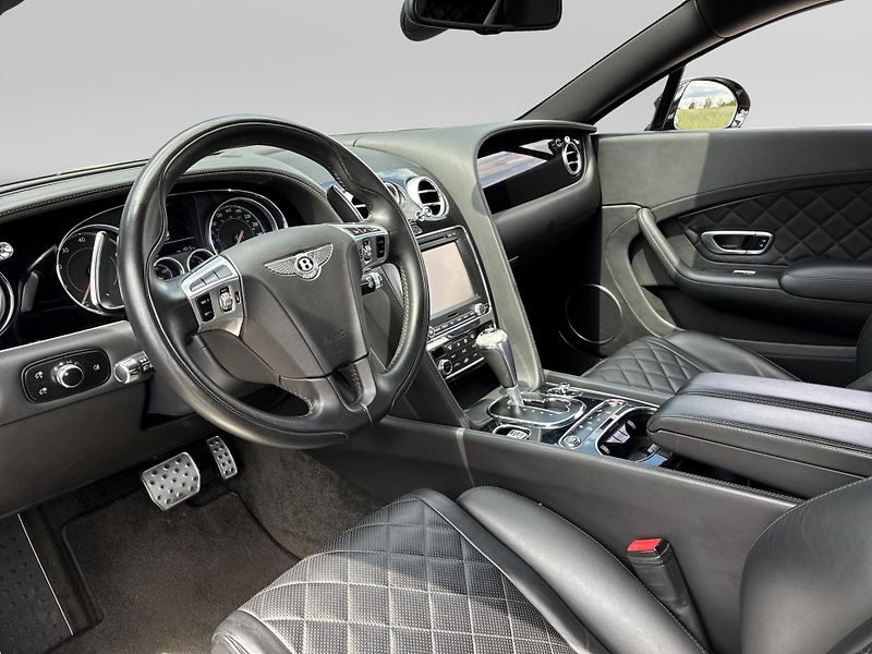 Bentley Continental GT V8S Diamond Edition  - fotka 7 z 12