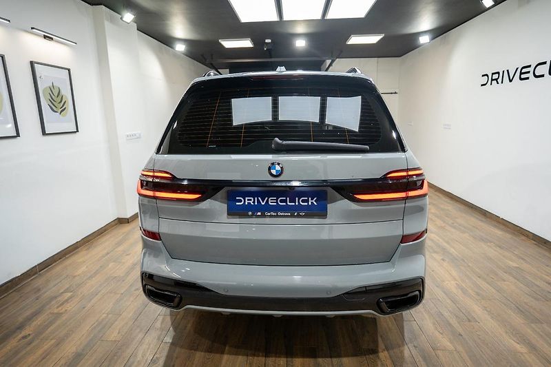BMW X7 xDrive40i M Sport 280 kW - fotka 5 z 47