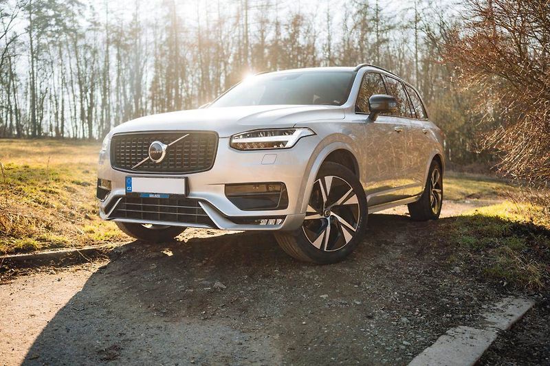 Volvo XC90 (2022) B5 AWD - fotka 5 z 28