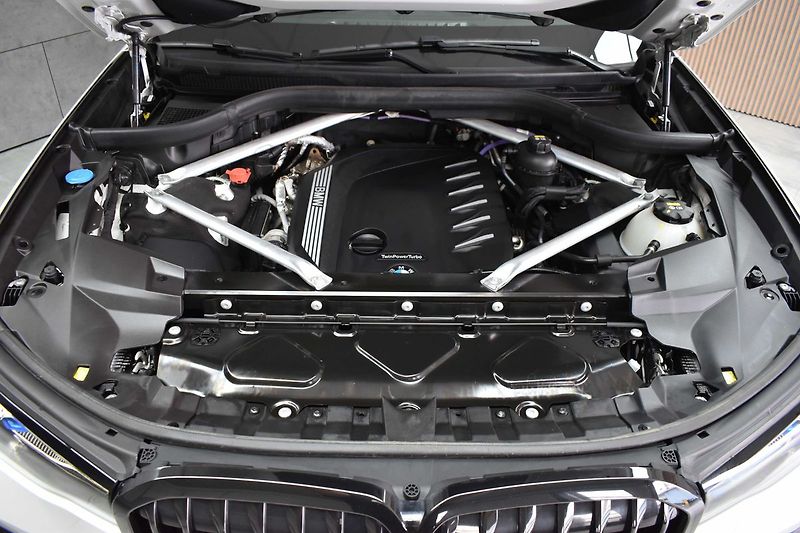 BMW X7 xD40d ///M*LASER*VZDUCH*HK*DPH - fotka 70 z 74