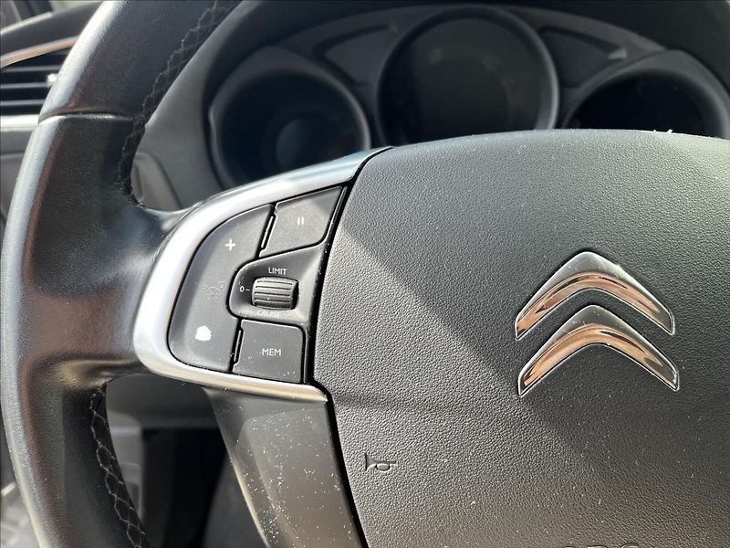 Citroën C4 1,2   PT 110K Feel - fotka 12 z 18