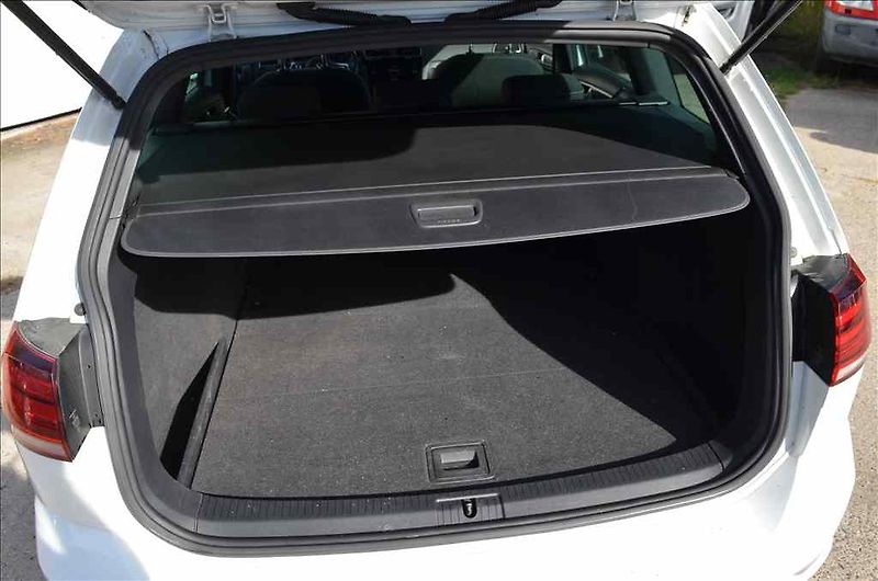 Volkswagen Golf (2018) KOMBI 2,0 TDI - fotka 16 z 17