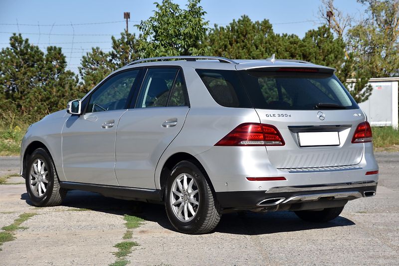 Mercedes-Benz GLE 350 d 4MATIC FACE,NAVI,LED,ČR - fotka 4 z 51