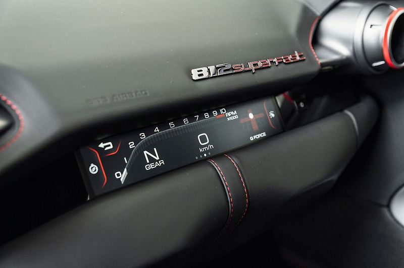 Ferrari 812 Superfast - fotka 19 z 22