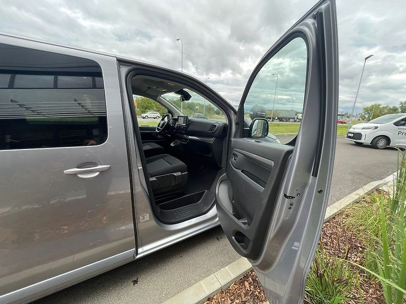 Toyota ProAce Verso 2.0D A/T Business 8 Comfort - fotka 24 z 28