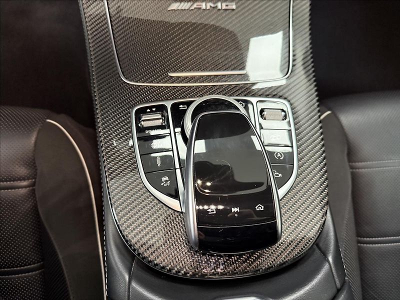 Mercedes-Benz Třídy E 4,0 Mercedes-AMG E 63S 4MATIC+ - fotka 30 z 35