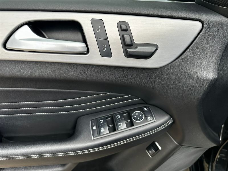 Mercedes-Benz Třídy M 2,2 ML 250CDI 150kW - fotka 20 z 46