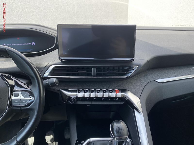 Peugeot 3008 (2021) 1.5 HDi, 2.maj,ČR, Allure - fotka 12 z 17