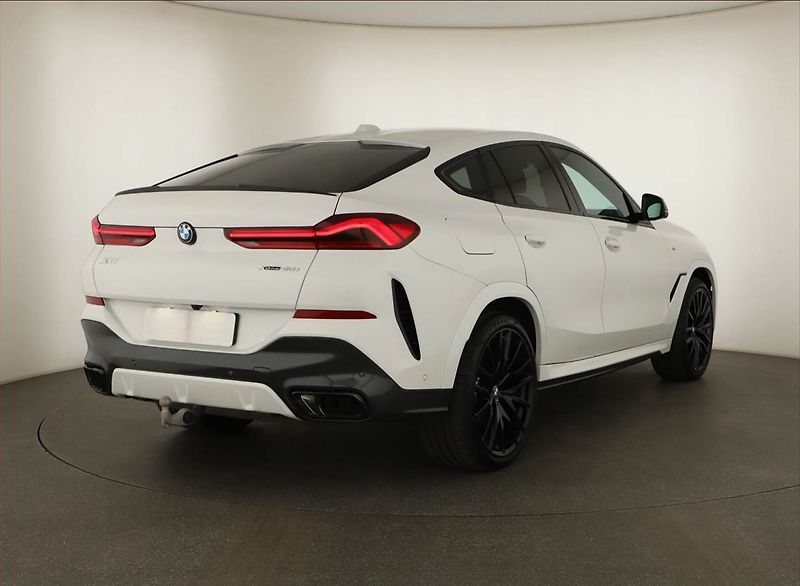 BMW X6 (2025) xDrive40i - fotka 5 z 26