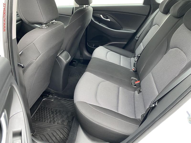Hyundai i30 (2020) 1.6CRDi, ČR, Comfort - fotka 10 z 19