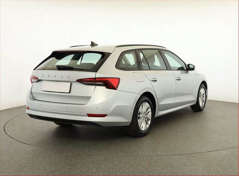Škoda Octavia (2023) Ambition 2.0 TDI, ČR,1.maj - fotka 5 z 19