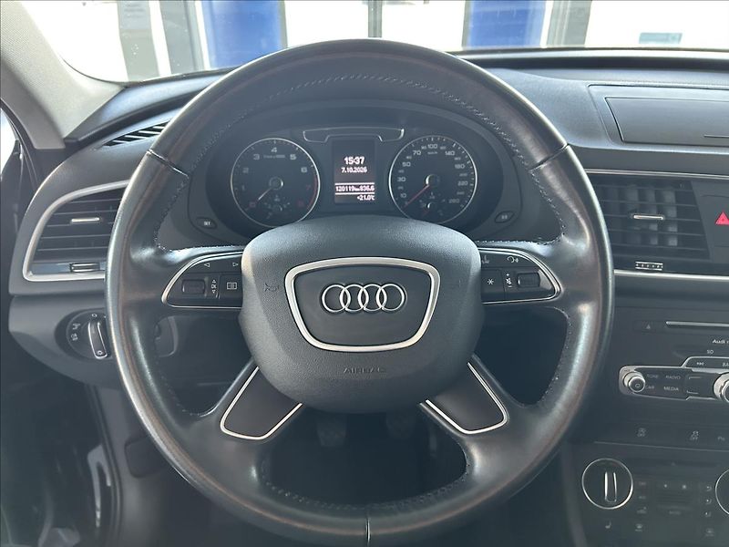 Audi Q3 1,4   TFSI 110kW,1.MAJ,SERVISK - fotka 10 z 24