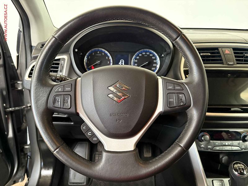 Suzuki S-Cross (2016) 1.6 VVTi, Elegance - fotka 16 z 17