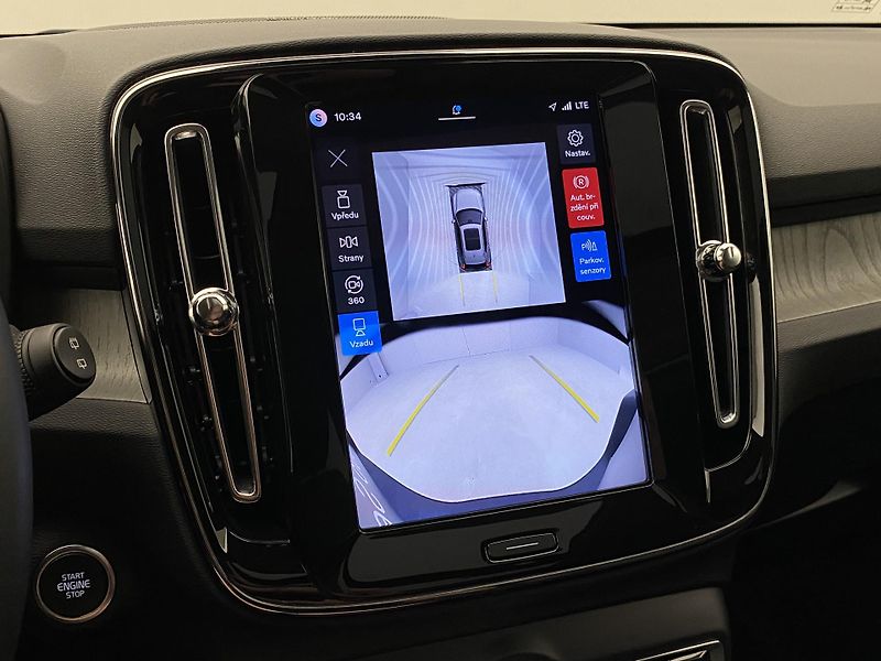 Volvo XC40 B4 DARK ULTRA AUT CZ - fotka 55 z 56