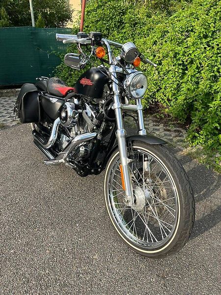 Harley-Davidson XL 1200V Sportster Seventy-Two (2012) - fotka 12 z 15
